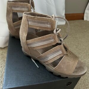 Sorel Joanie II Lace Ash brown sandals size 9.5